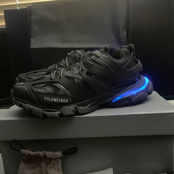 COPY - Balenciagas Track LED - Picture 2 of 4